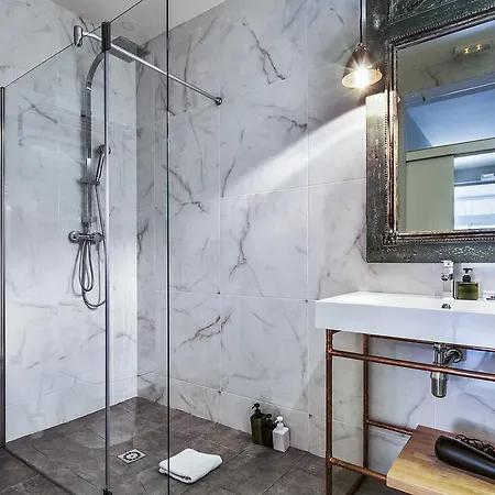 Alojamento de Acomodação e Pequeno-almoço The Conica Deluxe 4*